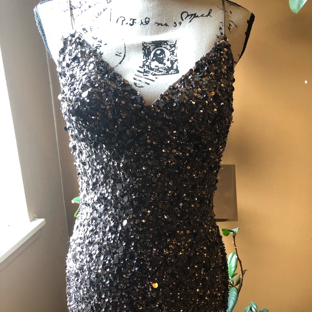 NWT $240 SEQUENCE ADRIANNA PAPELL SIZE 10
